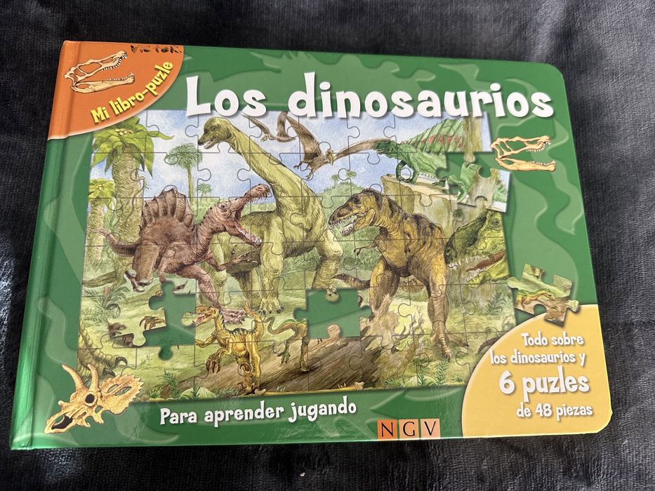 Книга за Динозаврите с пъзели на испански език