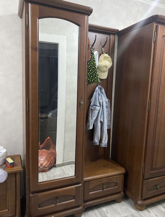 Продам мебель в прихожую из дерева