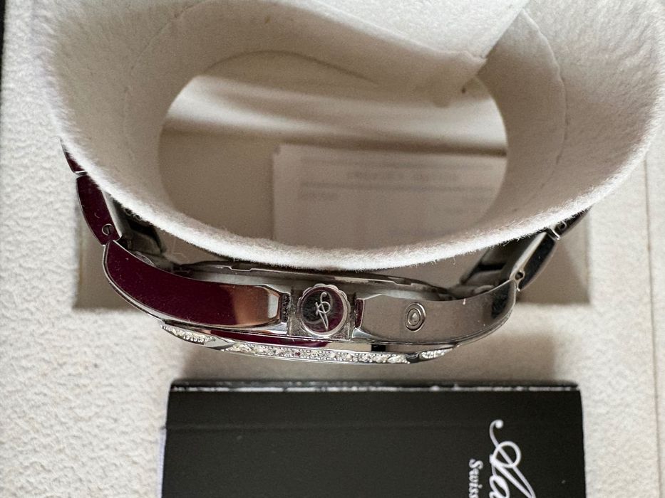 Дамски часовници Adriatica, Lotus