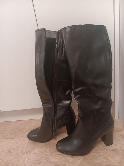 Дамски ботуши нови