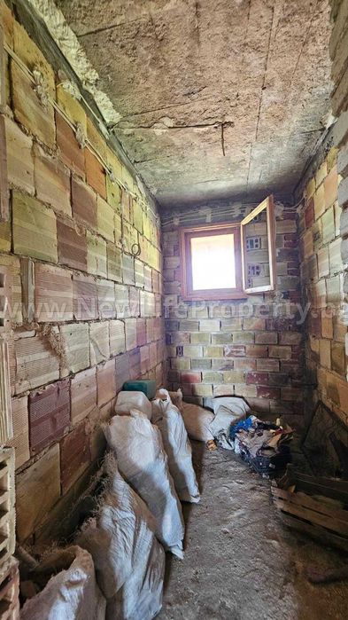 Триетажна къща в планината в с. Давидково, обл. Смолян