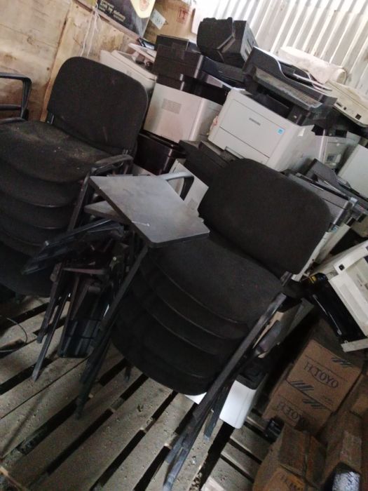 Распродажа офисной мебели