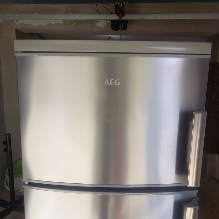 Хладилник с камера АЕG