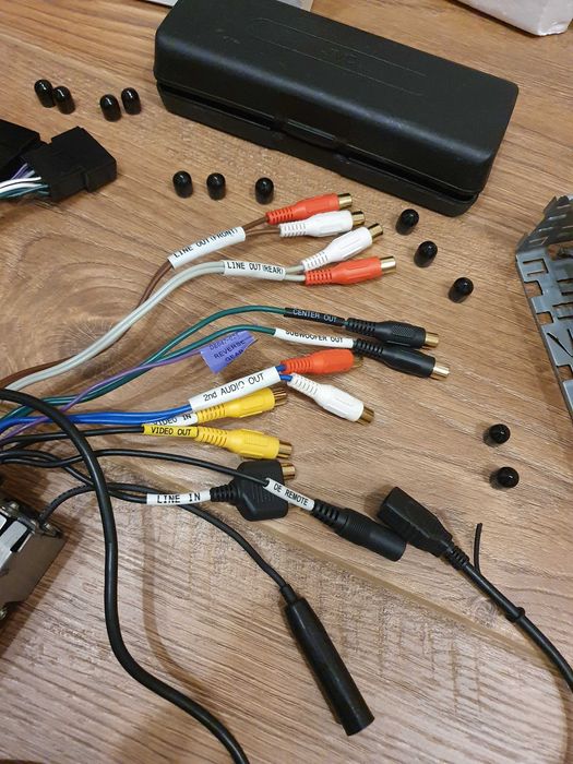 Продавам JVC KD-AVX55