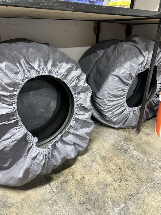 Продам шины R16 215/65