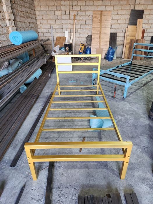 Loft stilda krovatlar