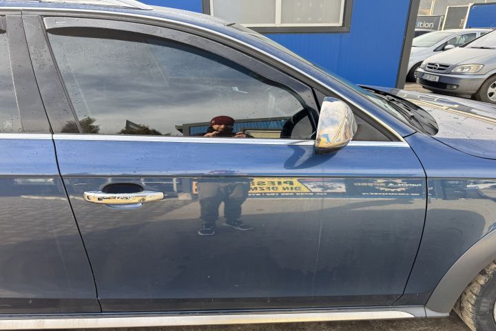 Usa fata dreapta culoare LZ5B Audi A4 B8/8K [2007 - 2011]