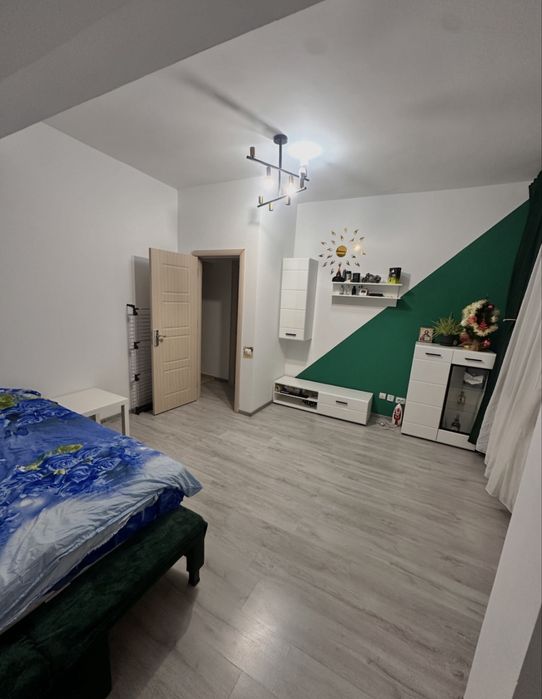 Inchiriez apartament