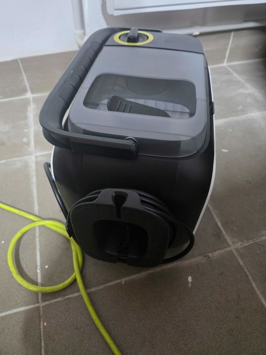 Aspirator cu spalare prin injectie-extractie Karcher SE 3 Compact Home