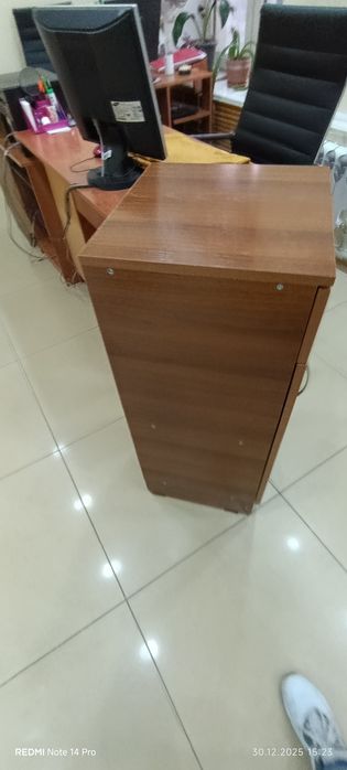 Тумбочка высокая