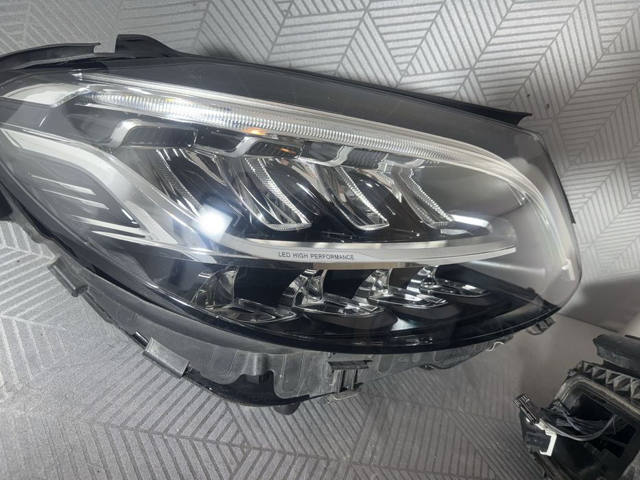Far stanga dreapta Mercedes C class w205 facelift full led