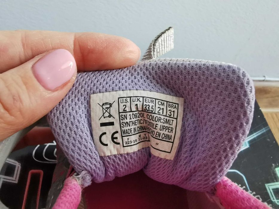 Маратонки Skechers Galaxy Lights #33.5, за момиче