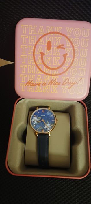 Vând Fossil dama, nou