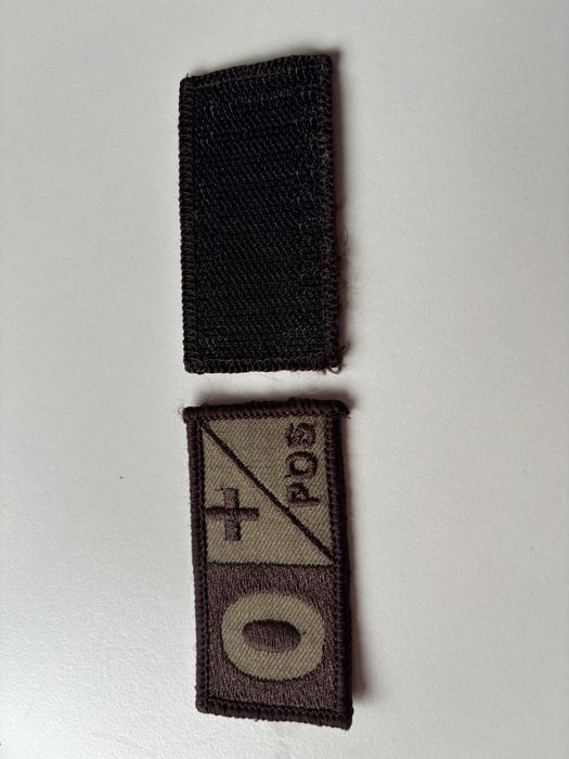Badge grupa sanguina doua bucati 0 + (pozitiv)
