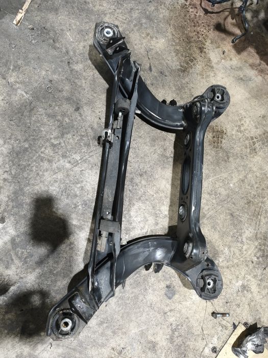 Заден мост За Мерцедес W204. W212