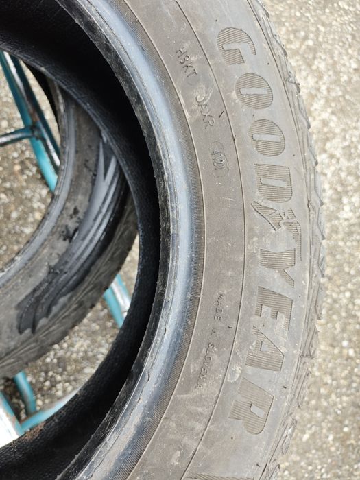 215/60/17 GoodYaer 4 Seasons