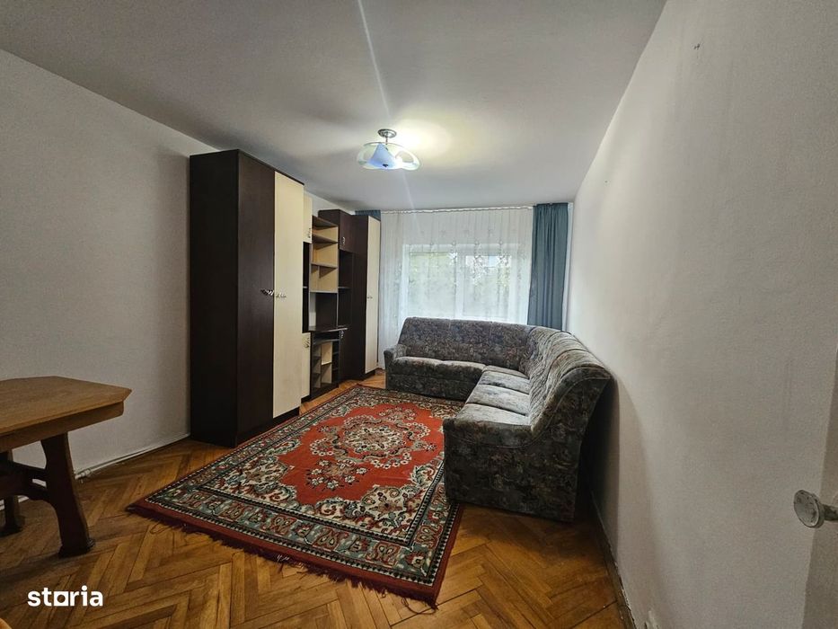 De vânzare apartament cu 2 camere, decomandat, Crisului, etaj 3