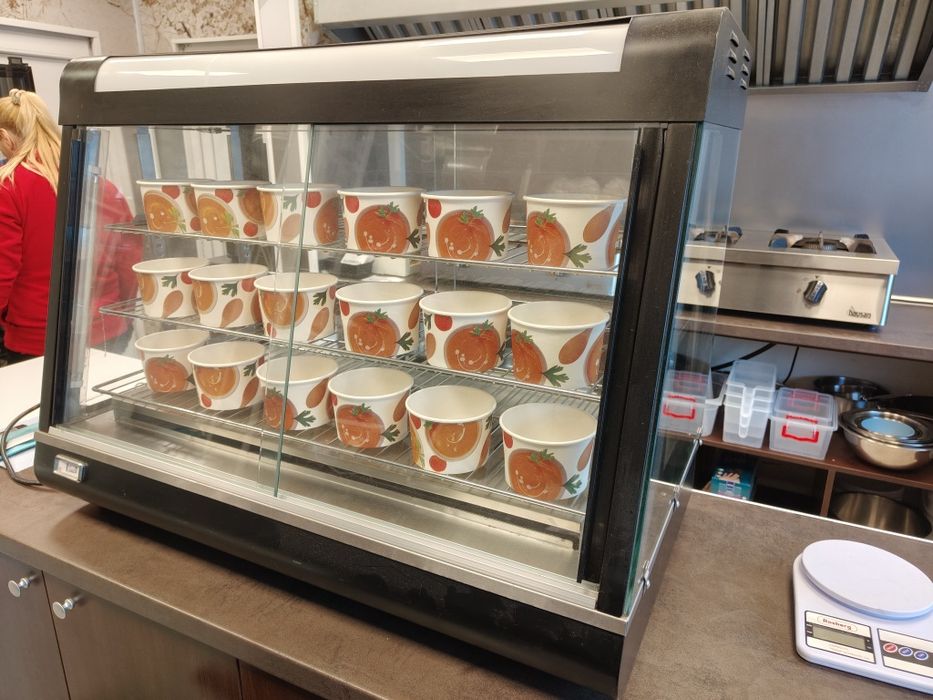 Топла витрина за търговски обект