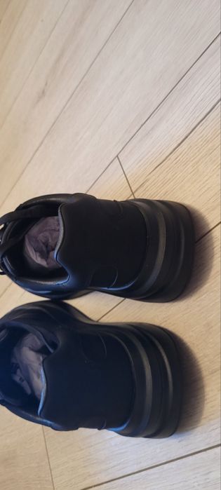 Продавам мъжки обувки Guess