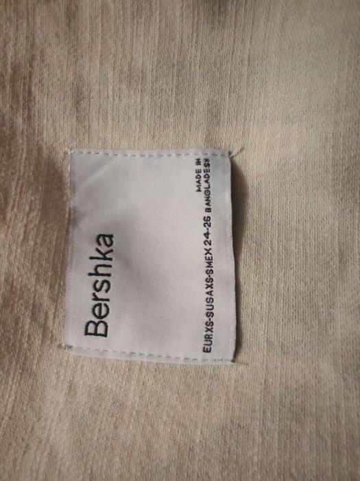 Vesta mărimea XS  Bershka noua fara eticheta,supradimensionata