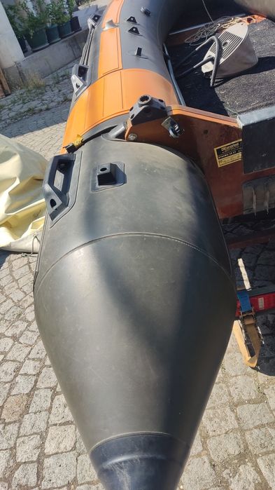 Надуваема лодка 3.70 с регистриран колесар и Ел. котва