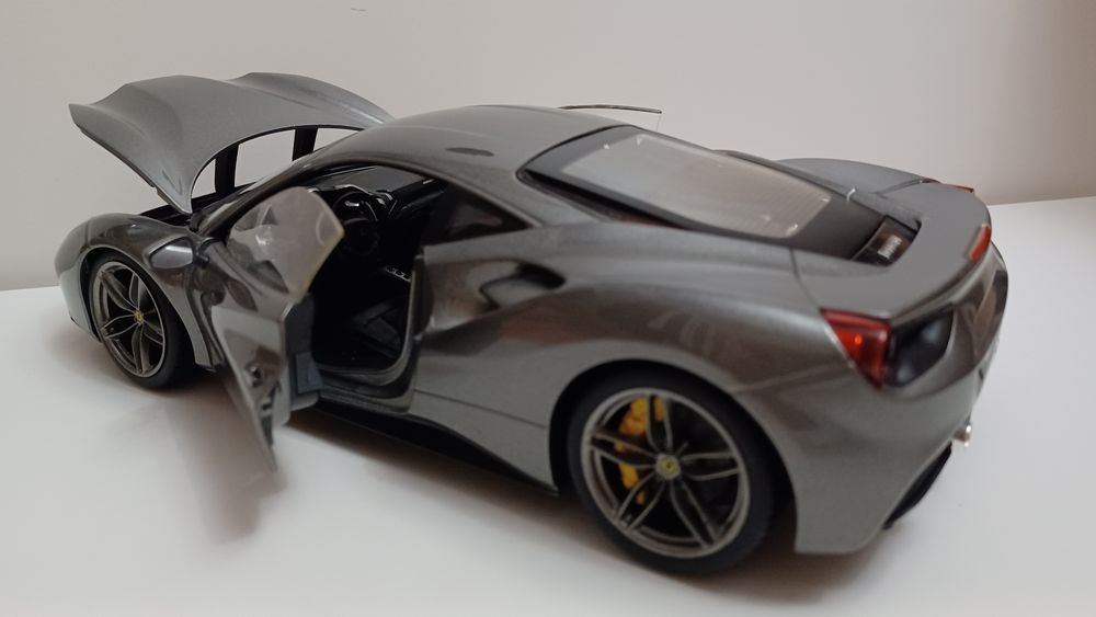 Machetă  Ferrari  488  , 1  18
