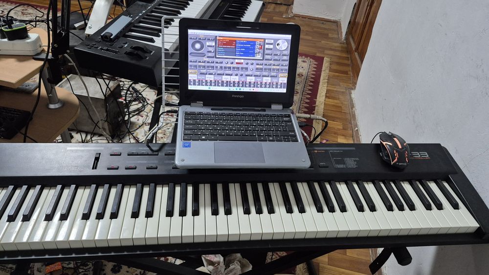 Мидии Синтезатор Roland A-33 MUSİC STUDİO Наборе