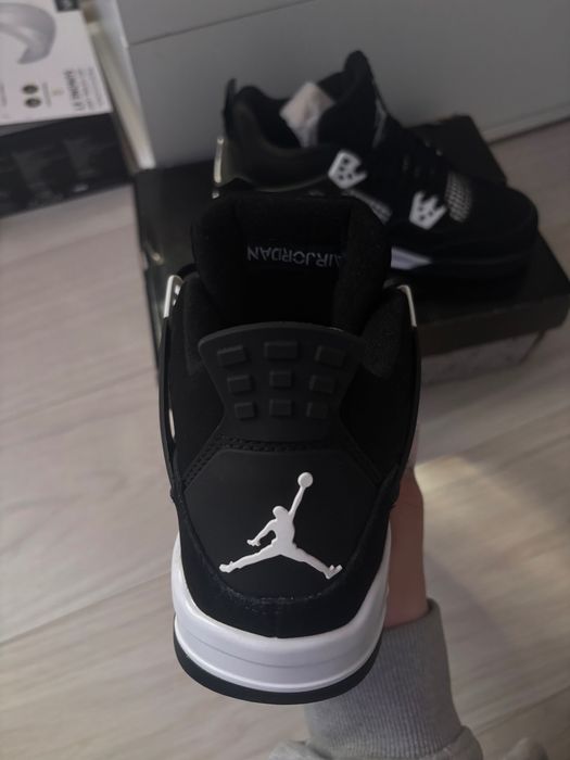 adidasi jordan 4 white thunder marimea 39