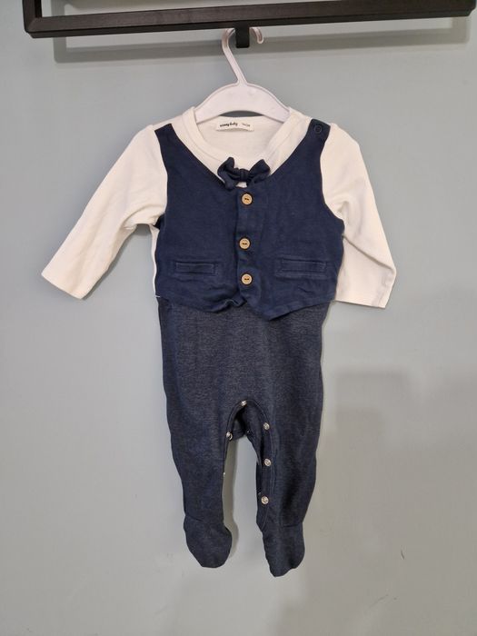 Комплект за изписване на момче 50 размер и няколко  костюма 1-3м и обу