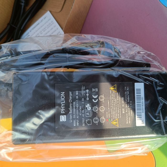 Încărcător bicicletă electrică