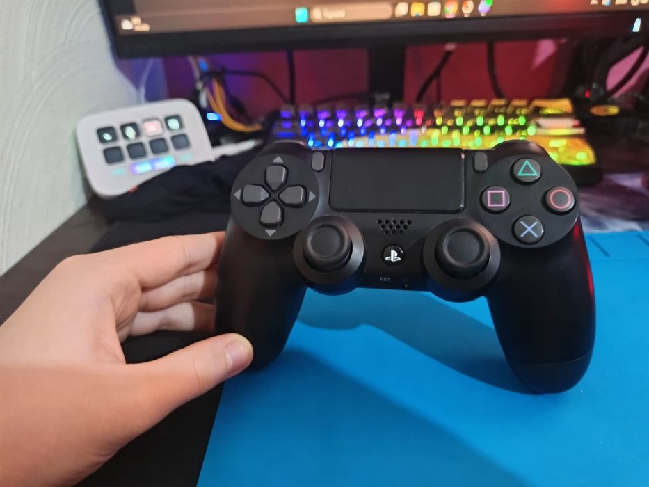 Джойстик за плейстейшън 4