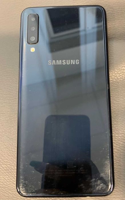 Продам Samsung Galaxy A7 (2018г.)