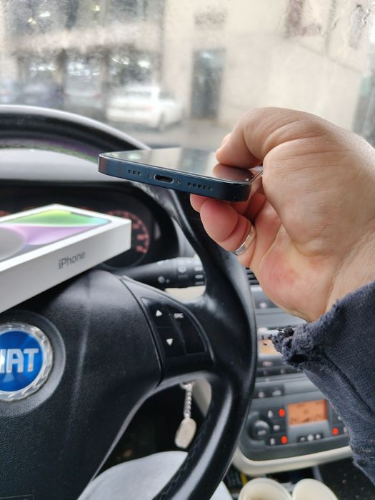 Iphone 14 black, la cutie