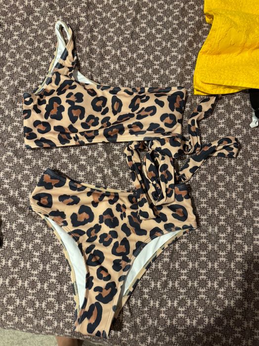 Дамски бански костюм