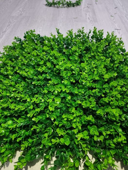 Sun'iy gazon, dekorativ gullar va tosiqlar sotiladi!
Yil bo'yi yashil