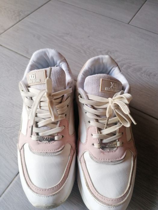 Adidași marimea 39