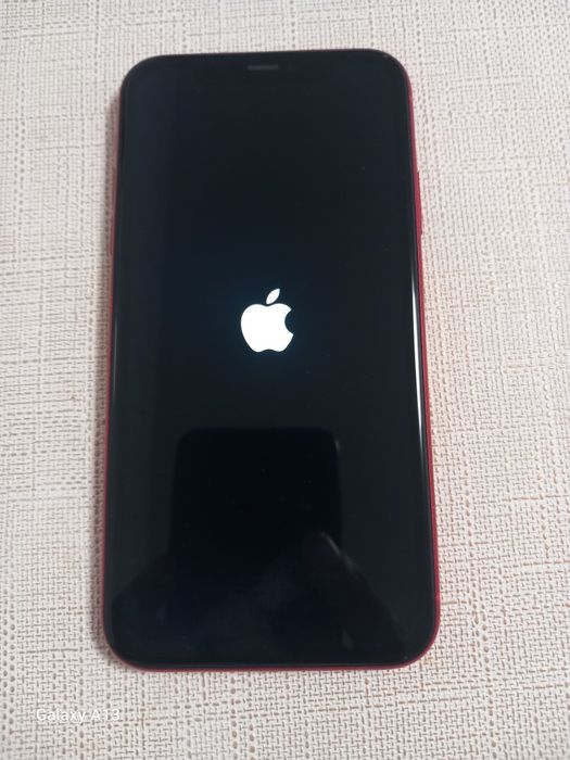 Vând iphone 11 red