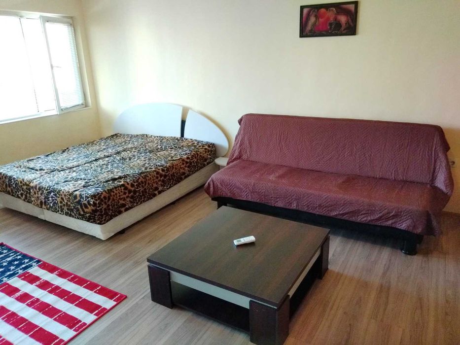 Дава се под наем Едностаен апартамент в Пловдив, Кършияка - 40 кв.м за 260 € - Снимка #1