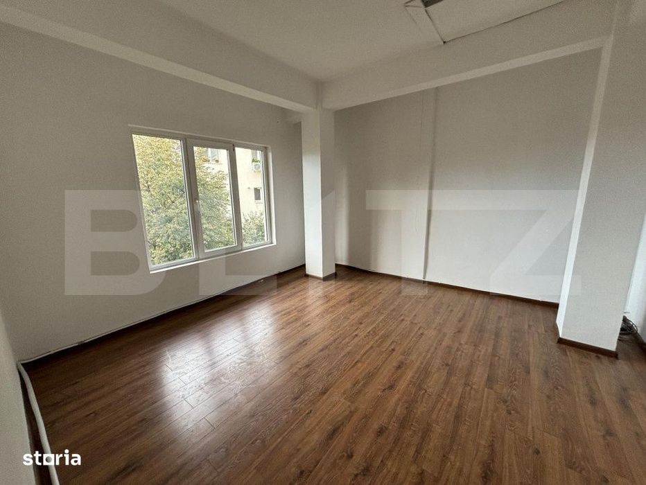 Spatiu comercial de vanzare, 5 incaperi, 220 mp, zona centrala