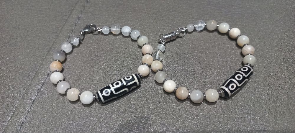 Браслеты с бусиной дзи и с природными камнями