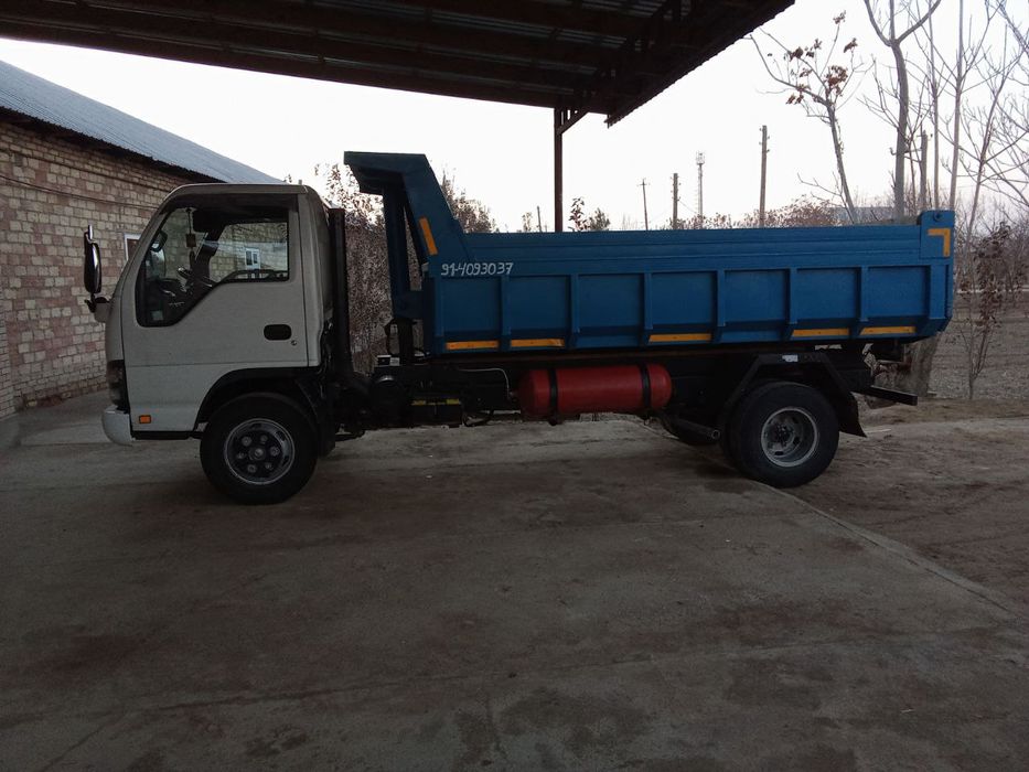 Исуси самосвал сотилади 2007машина ишлаб юрибди расхот йук