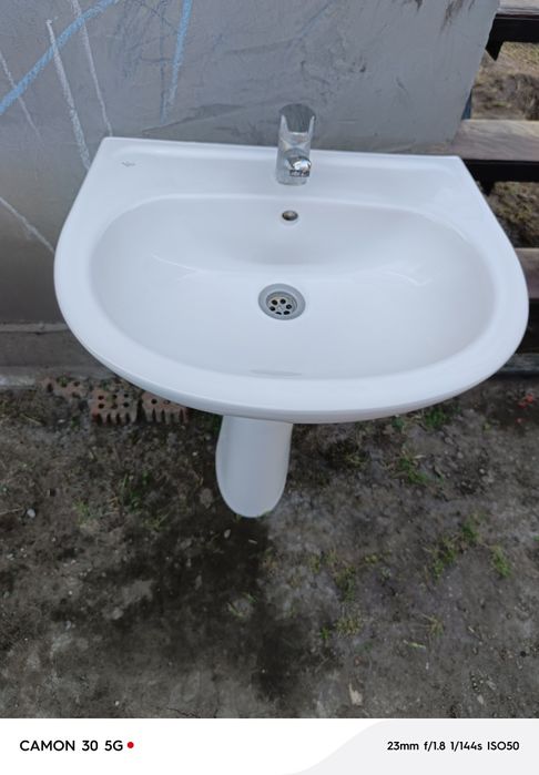 Раковина со стойкой