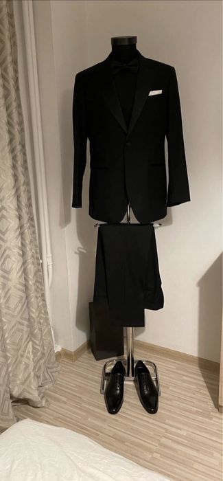 Inchiriez manechin rochie mireasa/mire