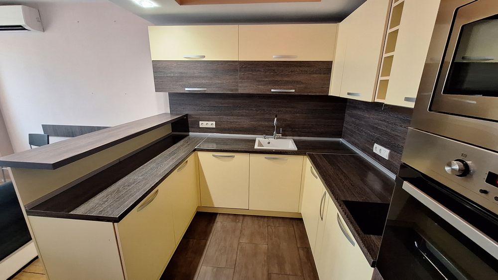 Кухненско обзавеждане с бар