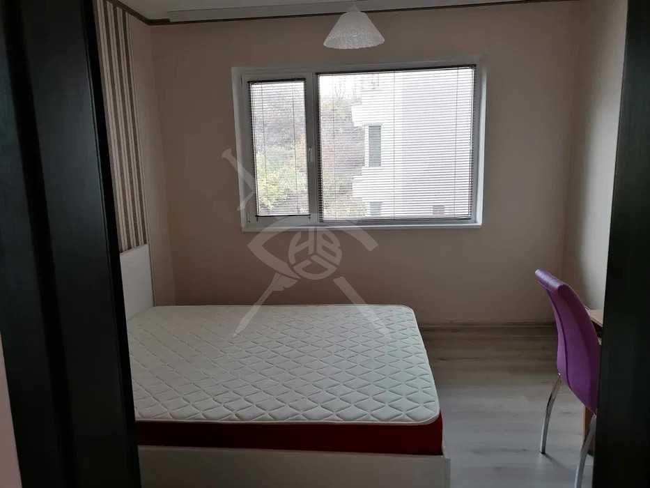 Дава се под наем Тристаен апартамент в Асеновград - 78 кв.м за 11805811 € - Снимка #4