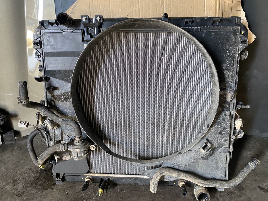 Fata Completa Bot Complet Toyota Hilux 2.4d 2017 2018 2019 2020 2021 2022 2023 2024 Bara Capota Trager Radiatoare Far Faruri Aripa