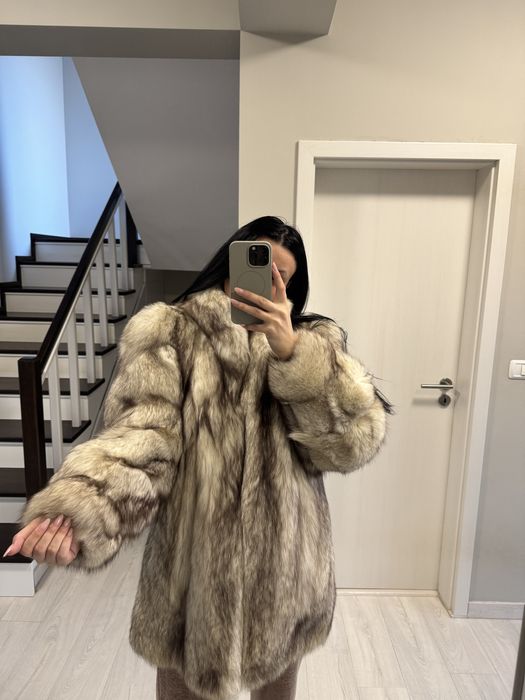 Vând blană naturală de vulpe , este ca noua