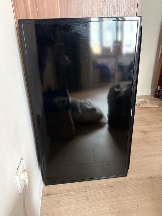 Продам дешево телевизор Samsung