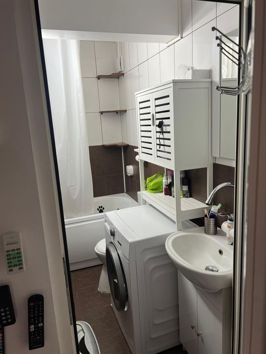 Închiriez garsoniera de lux