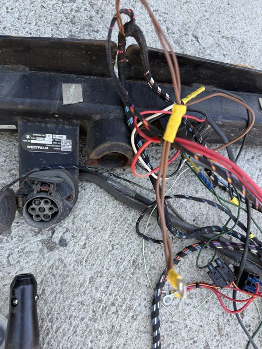 Теглич BMW X3 E83